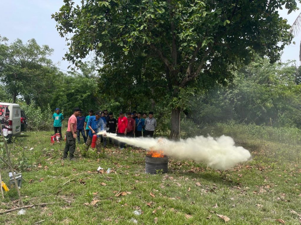 Pelatihan Fire and Safety untuk Karyawan